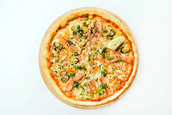 Pizza Savoureuse Sur Blanc Vue Sur Dessus Gros Plan — Photo