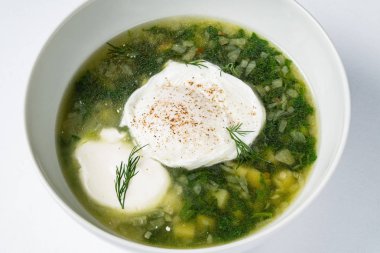 ısırgan ve yumurta ile bahar çorbası, yakın