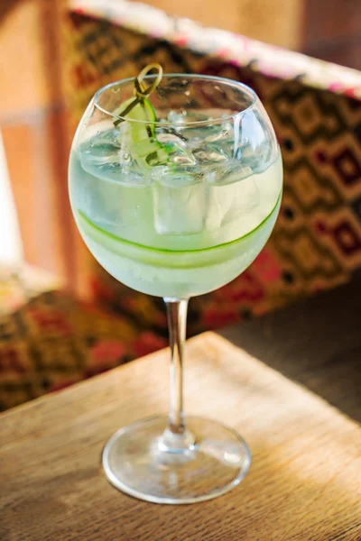 Cocktail Estivo Con Cetriolo Limone — Foto Stock