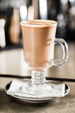 masada kafede tarçın ile kakao