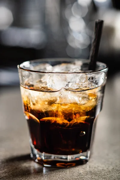 barda kokteyl cam, yakın