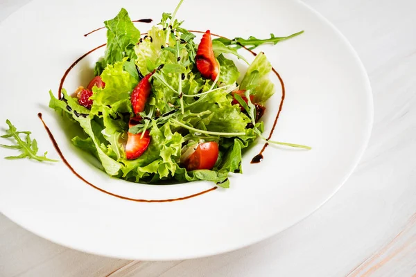 Salade Saine Aux Fraises Roquette — Photo