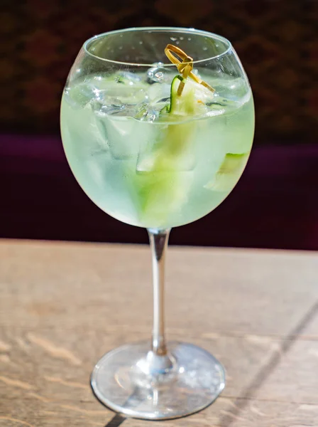 Cocktail Estivo Con Cetriolo Limone — Foto Stock