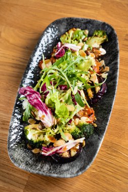 pesto soslu ızgara sebzeler, yakın