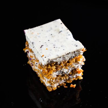 siyah arka plan üzerinde pasta, yakın