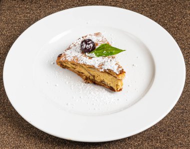 beyaz tabakta elma kek, yakın