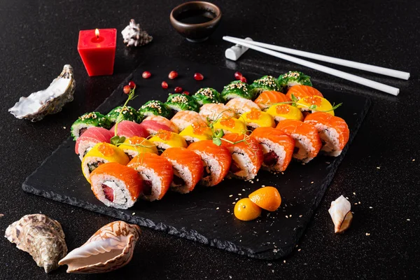 Sushi Definido Fundo Preto — Fotografia de Stock