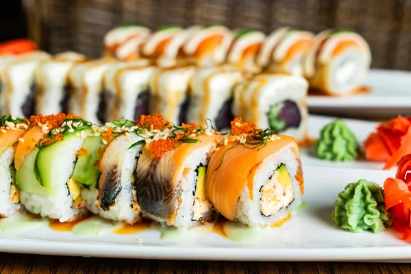 Sushi Puesto Mesa Madera Cerca —  Fotos de Stock