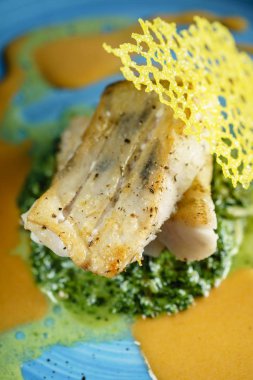 Ispanaklı zander, kapat.