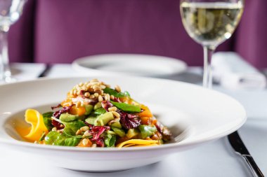 mango, taze salata yakın çekim