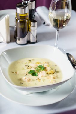 balık çorbası restoranda, yakın çekim