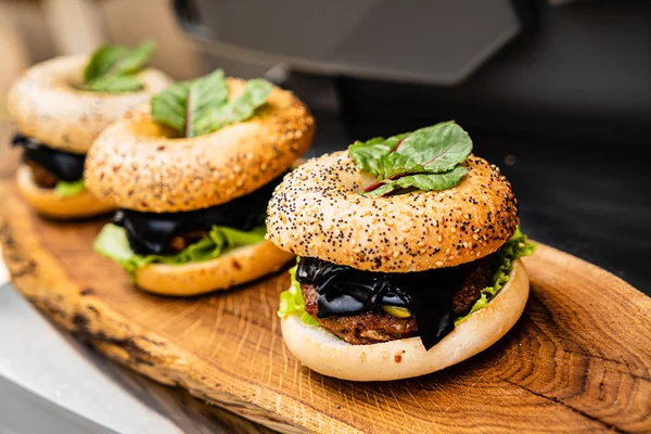 Burgers Beef Cutlet Black Cheese — Stock Photo, Image