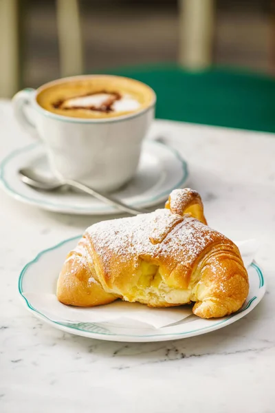 Croissant Cappuccino Café — Fotografia de Stock