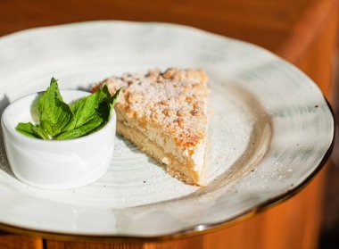 soslu süzme peynirli kek