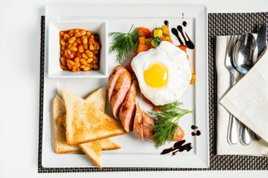 Kafede geleneksel kahvaltı.