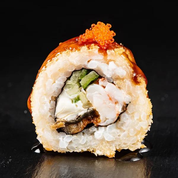 Sushi Černém Pozadí Zblízka — Stock fotografie