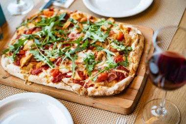 pizzacı lezzetli pizza, yakın