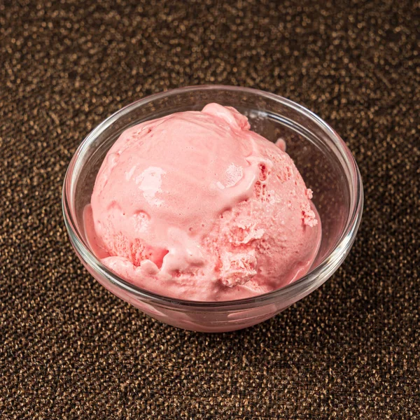 Boule Crème Glacée Dans Bol Fermer — Photo