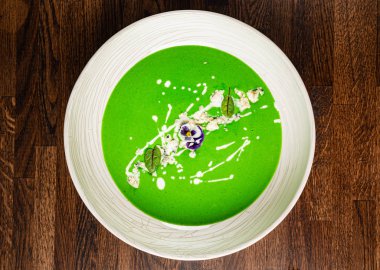 hindistan cevizi sütü ile brokoli krema çorbası