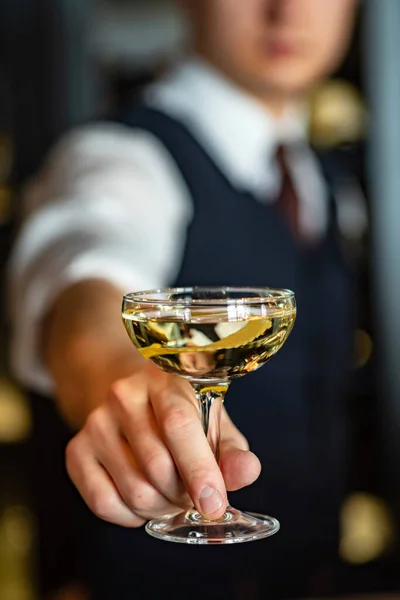 Cocktail Com Raspas Limão Bar — Fotografia de Stock