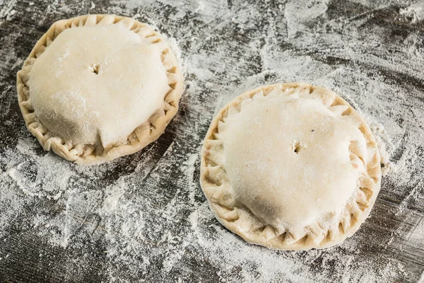 Ördekle Etli Börek Öğle Yemeği Için Yakın Çekim — Stok fotoğraf