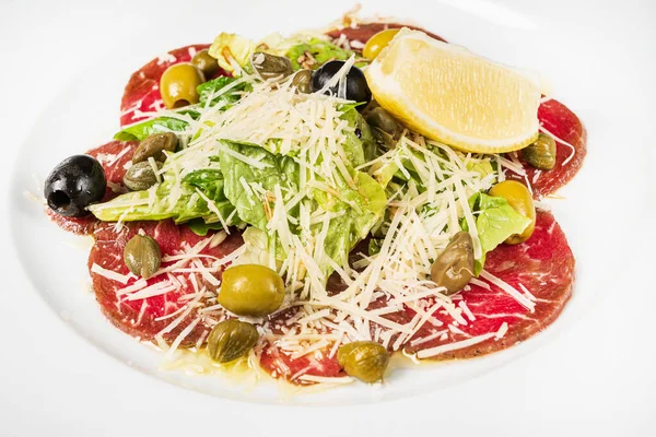 Hovězí Carpaccio Parmezánem Citronem — Stock fotografie