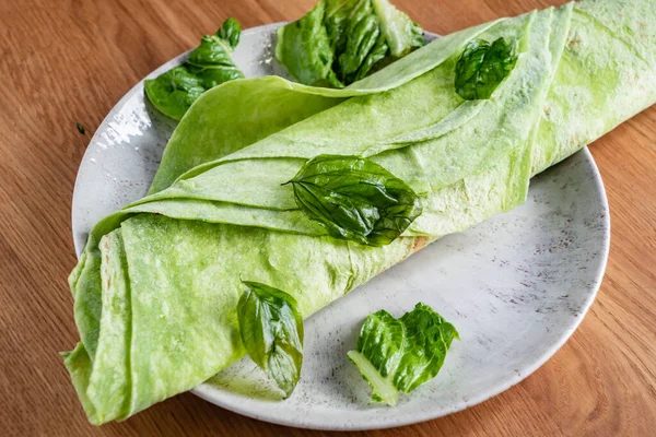 Lavash Med Basilika Mjukt Tunt Osyrat Tunnbröd — Stockfoto