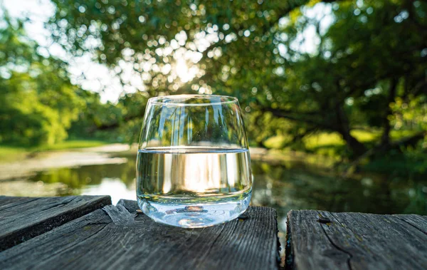 Glas Rent Vatten Utomhus — Stockfoto