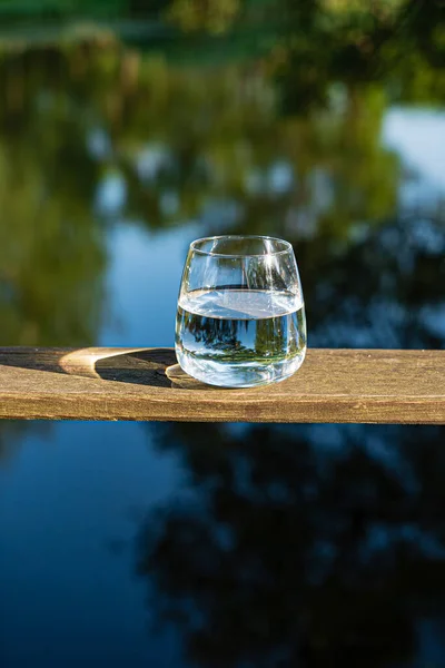 Glas Rent Vatten Utomhus — Stockfoto