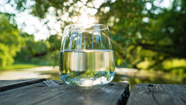 Glas Sauberes Wasser Freien — Stockfoto