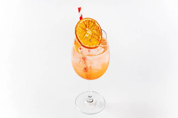 Cocktail Sur Fond Blanc — Photo