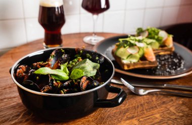 Barda öğle yemeği.