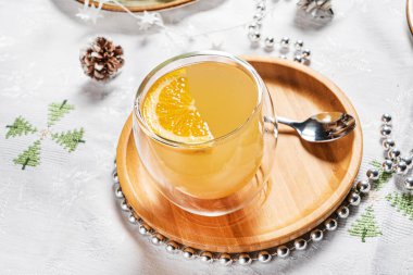 Limonlu sıcak zencefil çayı