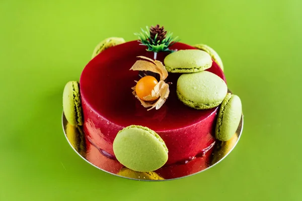 Mousse Cake Met Macarons — Stockfoto