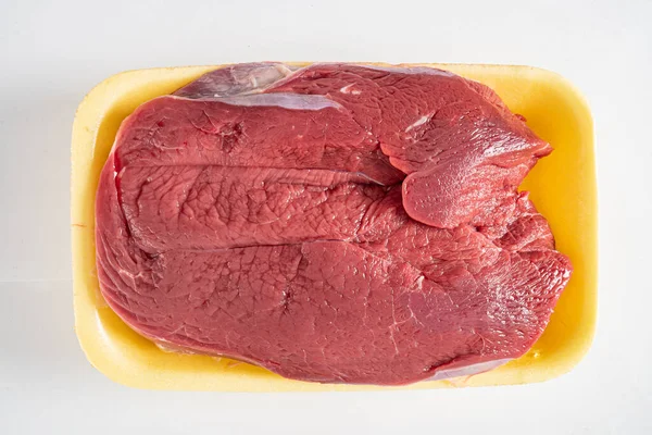 Мясо Говядины Белом Фоне — стоковое фото