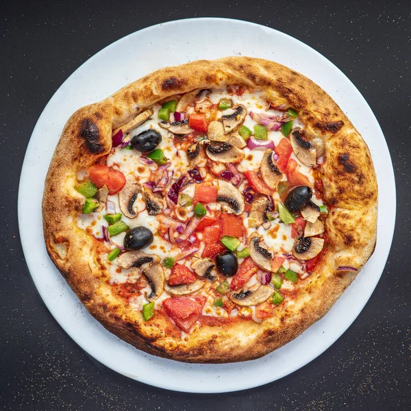 Pizza Svart Bakgrund Ovanifrån — Stockfoto