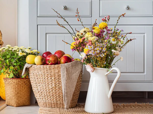 Autumn Flowers Vegetables Kitchen — Stock Photo, Image