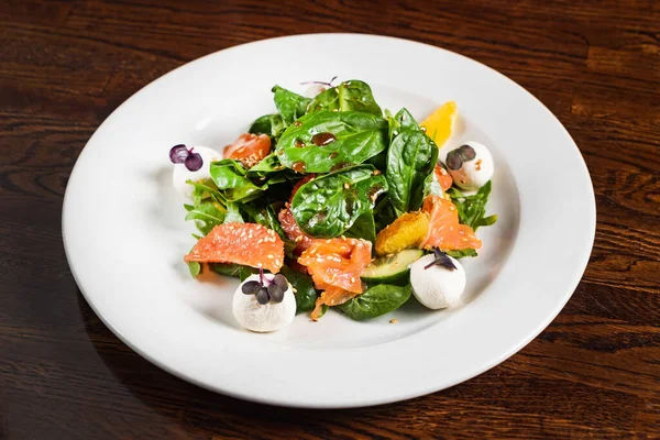 Ensalada César Con Salmón — Foto de Stock