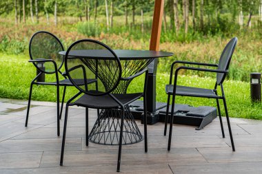 Lüks restoranın yanındaki boş teras.