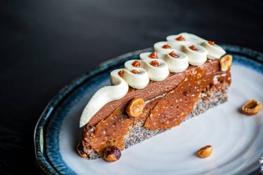 Lokantada karamel var. 