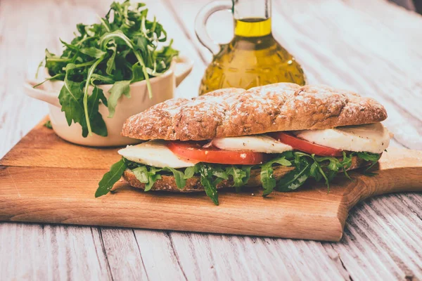 Sanduíche Com Presunto Queijo Salada — Fotografia de Stock