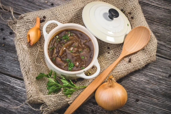 Suppe Mit Fleisch Und Gemüse Auf Holztisch — Stockfoto