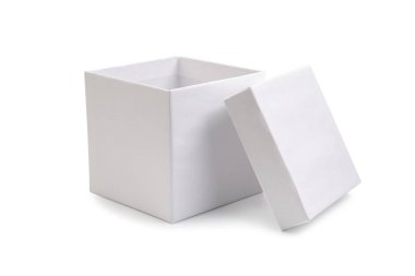 Beyaz arka plan üzerinde izole boş açık kutu