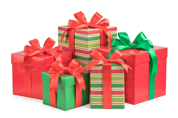 绿色和红色礼品盒 内附彩带和孤立的蝴蝶结 — 图库照片