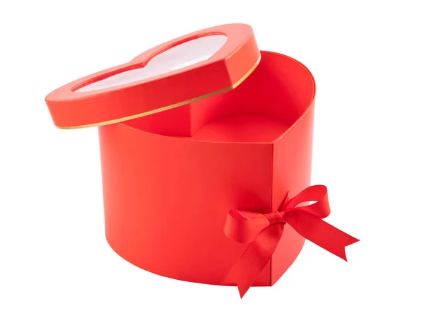 Caja roja en forma de corazón abierto aislado en blanco. concepto de regalo . — Foto de Stock