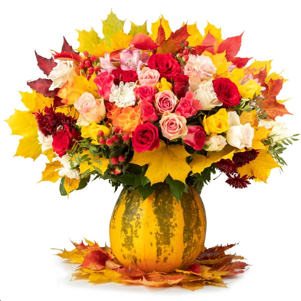 Podzimní Kytice Růží Žlutých Listů Dýni Izolované Bílém Pozadí — Stock fotografie