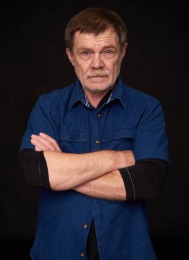 60'ların eski elleriyle geçti dostum. Siyah izole