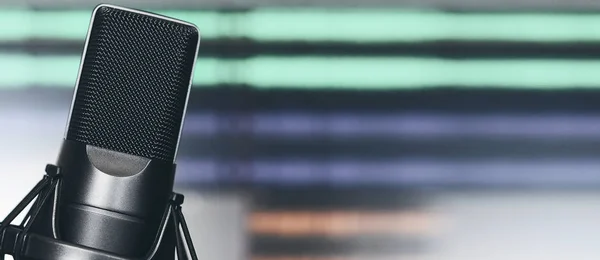 Professional Condenser Studio Microphone Audio Record Concept — Stock Photo, Image