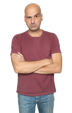 Onun yüzünde emin ifade ile 40 yıl kel adam. Beyaz stüdyo arka plan üzerinde izole
