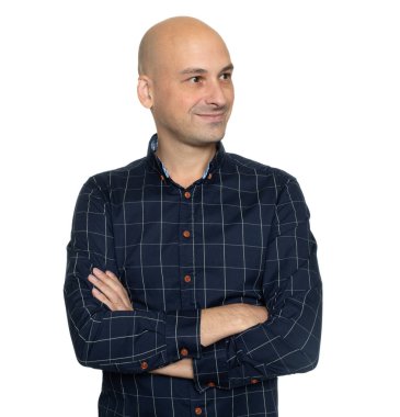 Yakışıklı orta yaşlı kel adam bir kenara arıyorsunuz